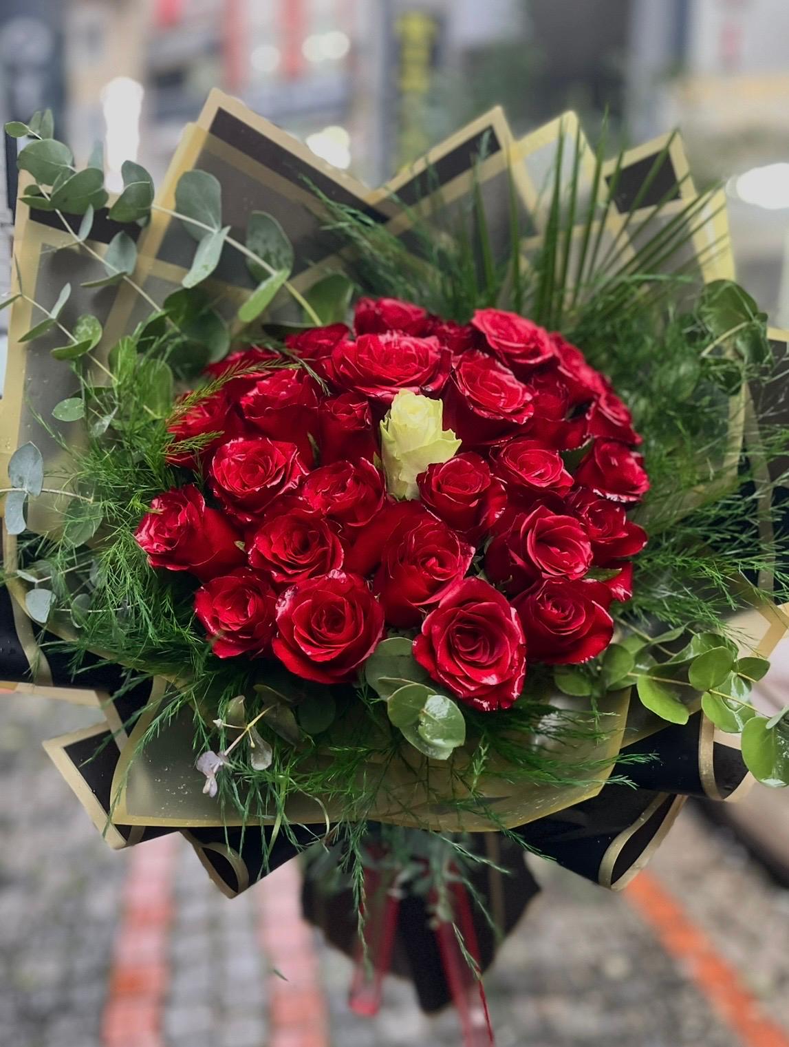 30'lu Kırmızı Gül Buketi